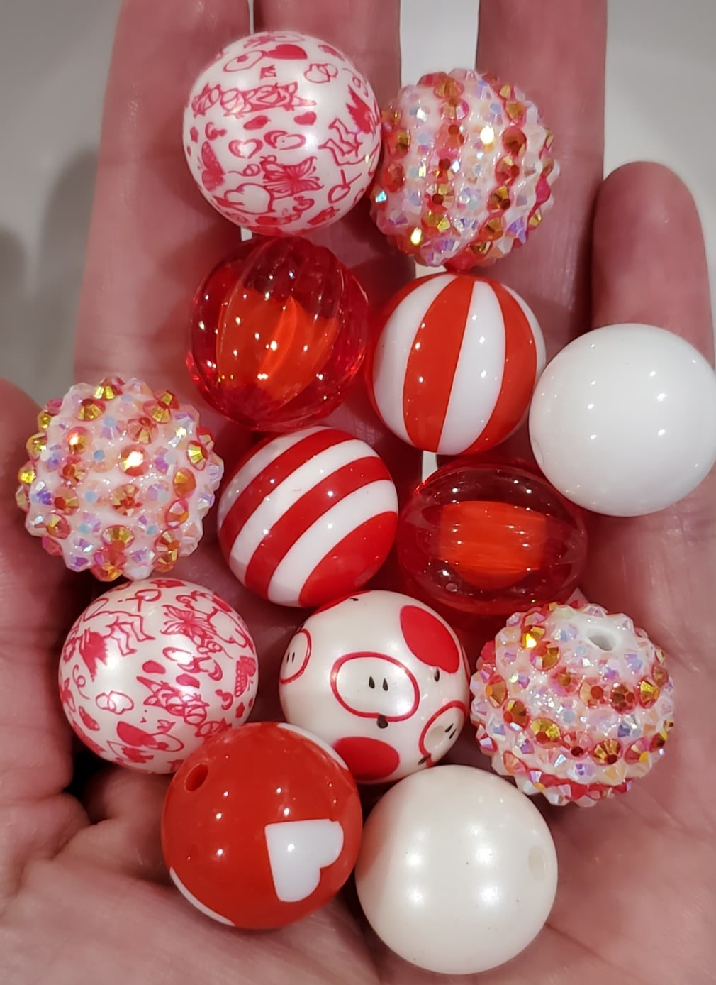 Valentines 20mm Beads Mix (red) (Q-1) - Simply Glittericious