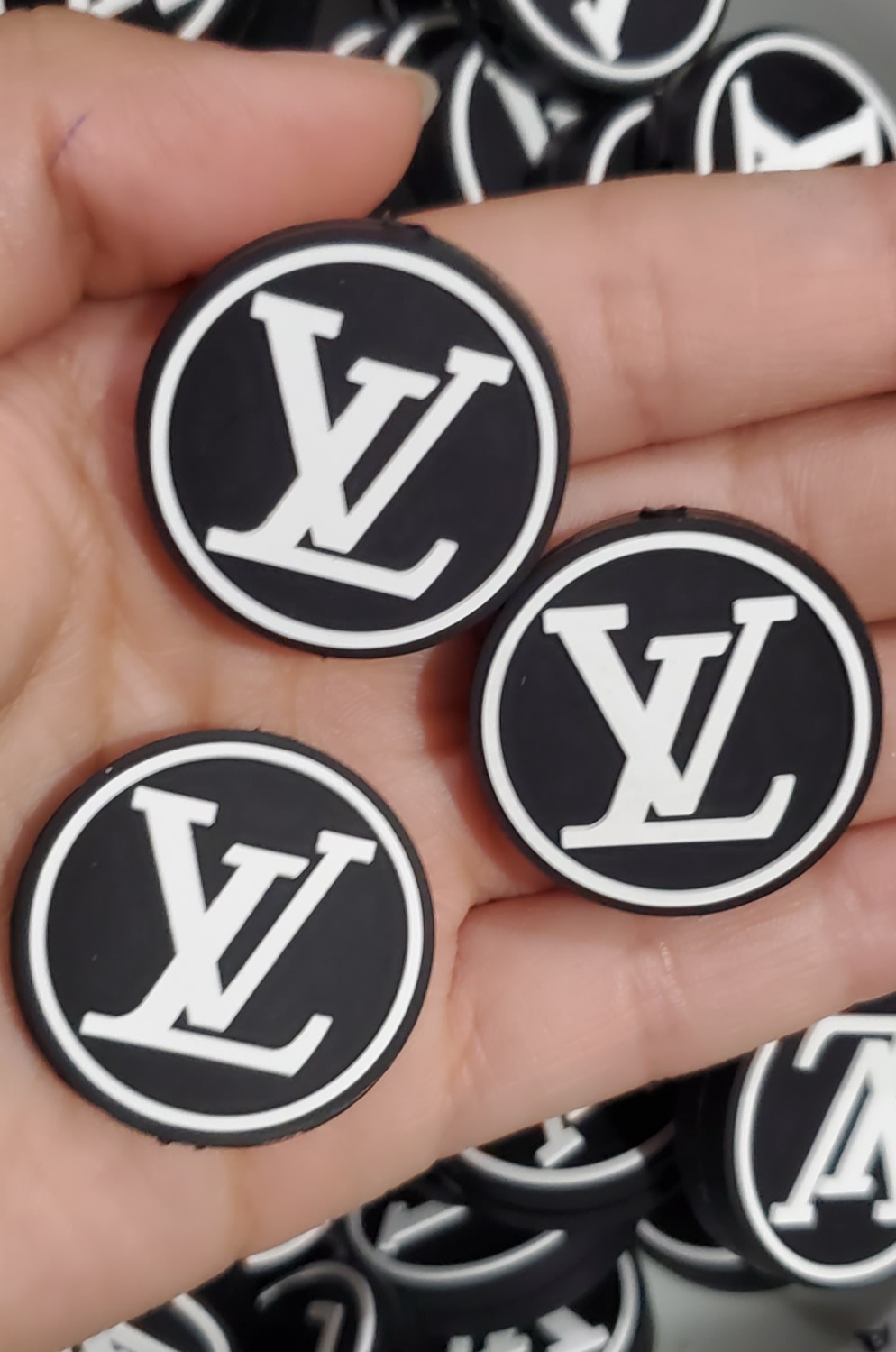 Lv silicone beads