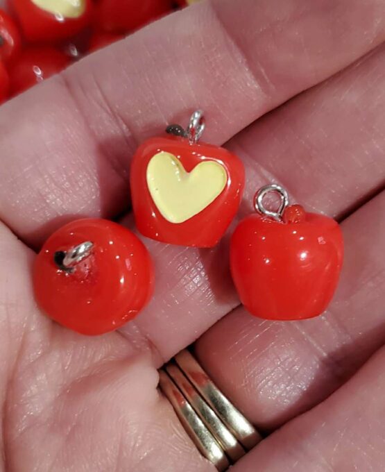 *Apple w/Heart Charm (M-4)(5 pieces)